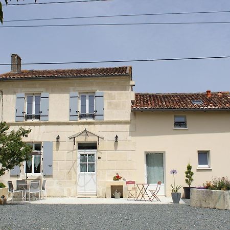 Le Gite Du Verger Saint-Bris-des-Bois Екстериор снимка