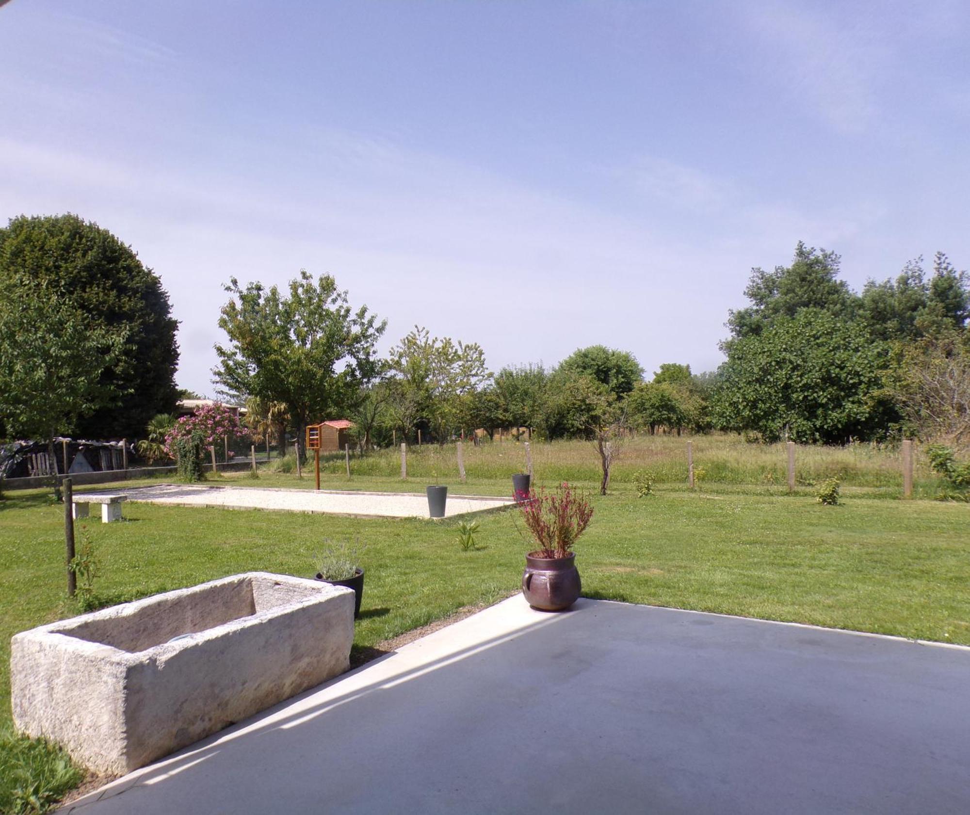 Le Gite Du Verger Saint-Bris-des-Bois Екстериор снимка